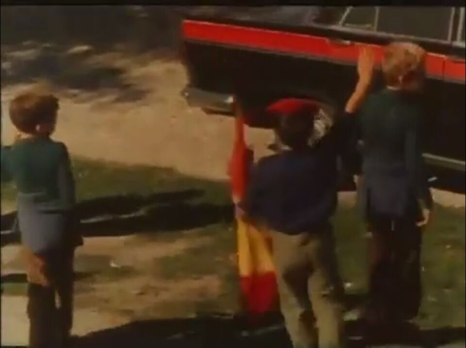 DESPUES DE PARTE 1 NO SE OS PUEDE DEJAR SOLOS 01