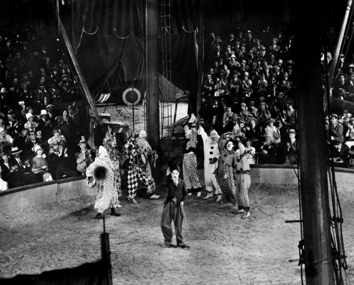 Circus the 16 Chaplin