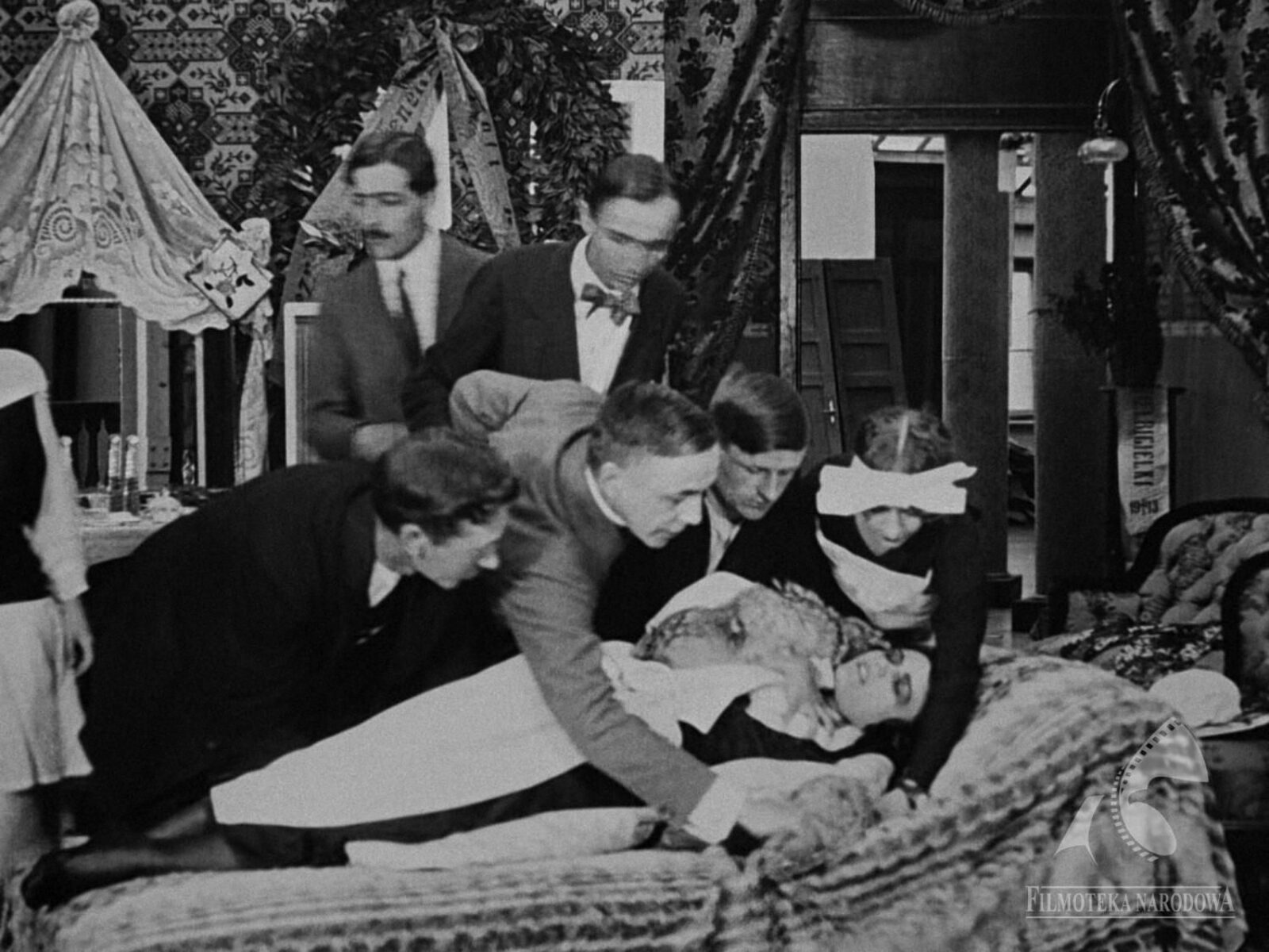 Bestia hertz aleksander 1917 Filmoteka