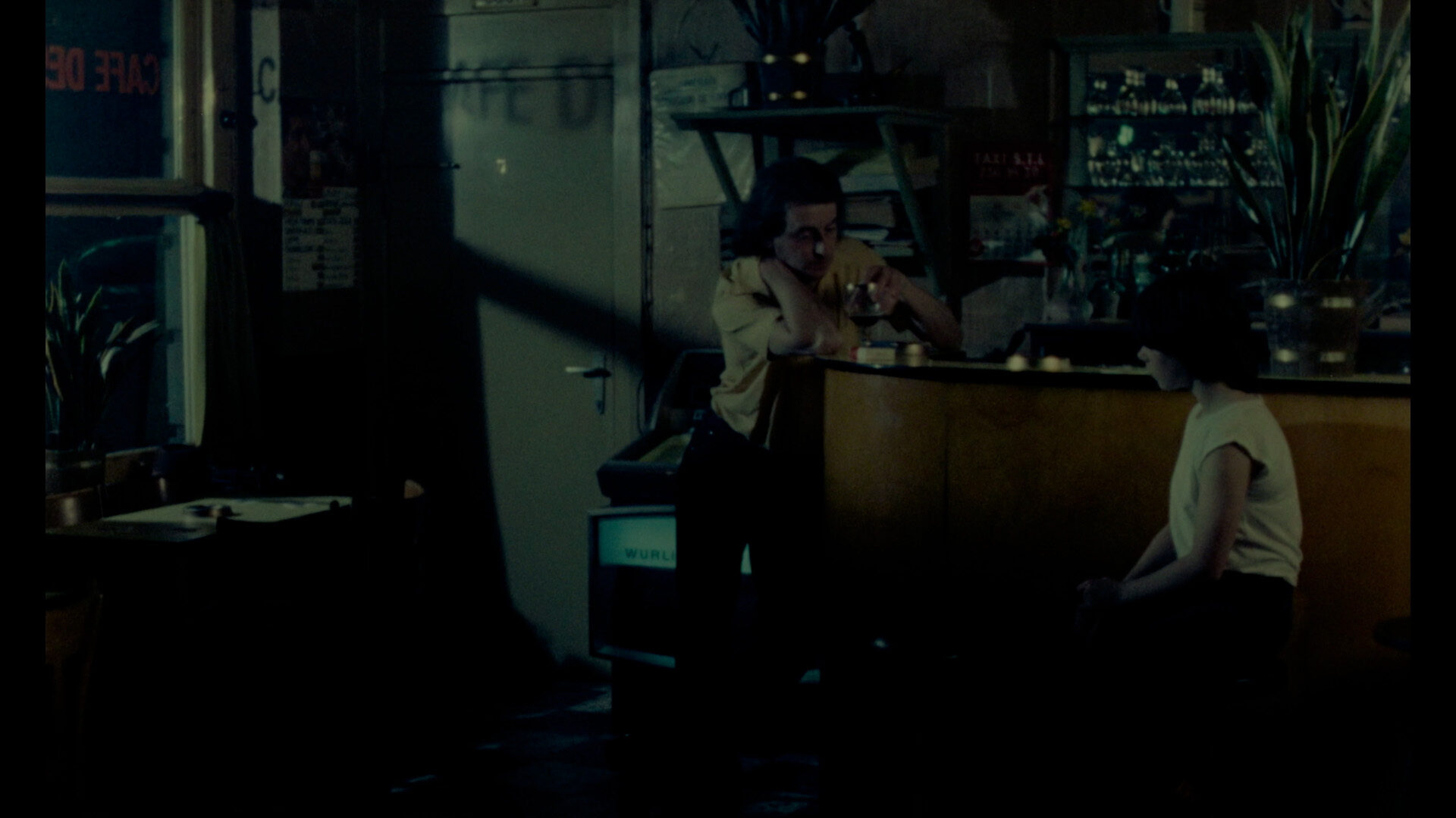Toute Une Nuit Prores HQ 25 FPS HD 00 32 32 12 Still008