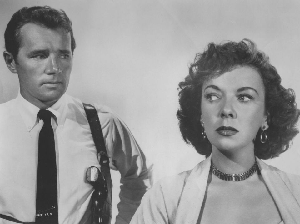 While the city sleeps 22